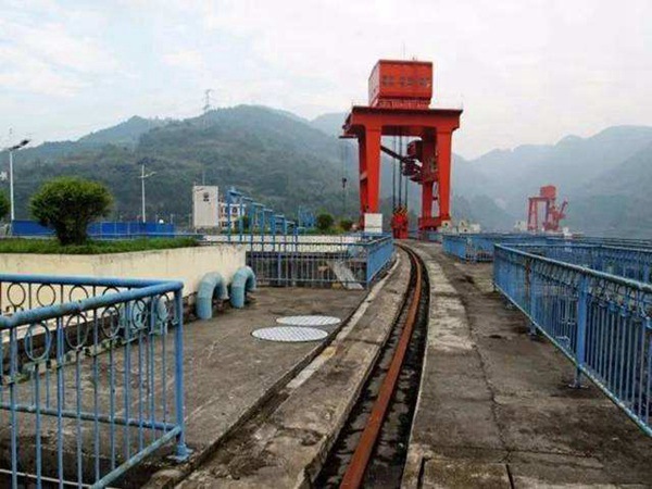 安徽马鞍山坝顶门机厂家设备具有安全性